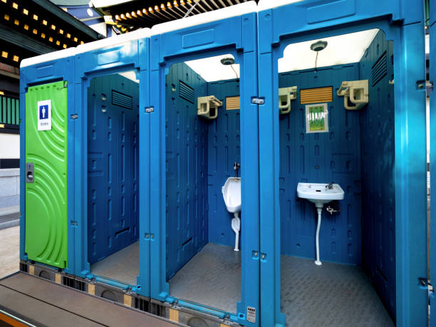 Porta potty delivery and setup in Claremont, CA